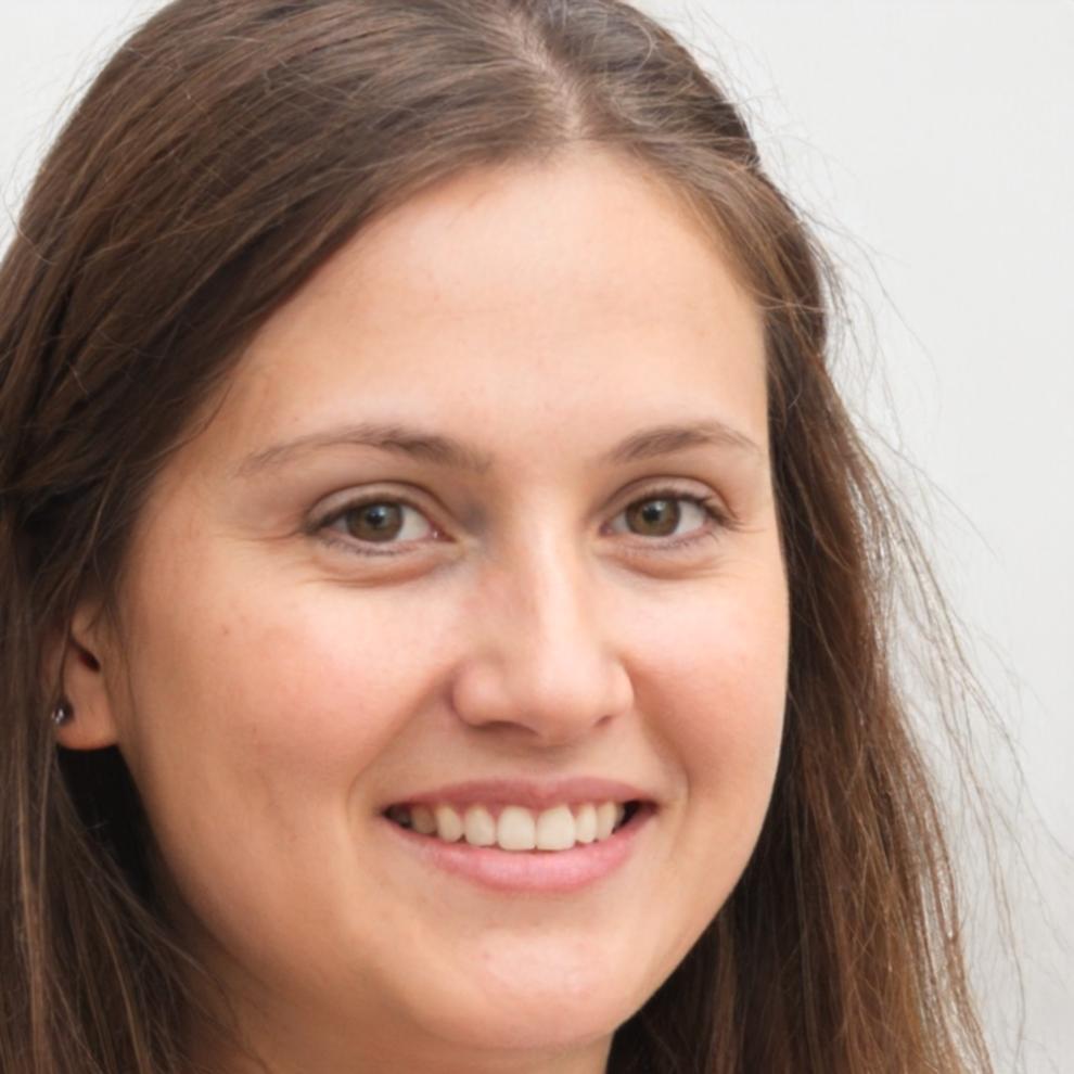 Workshop-Leiterin Laura Schäfer erklärt Budgetkategorien